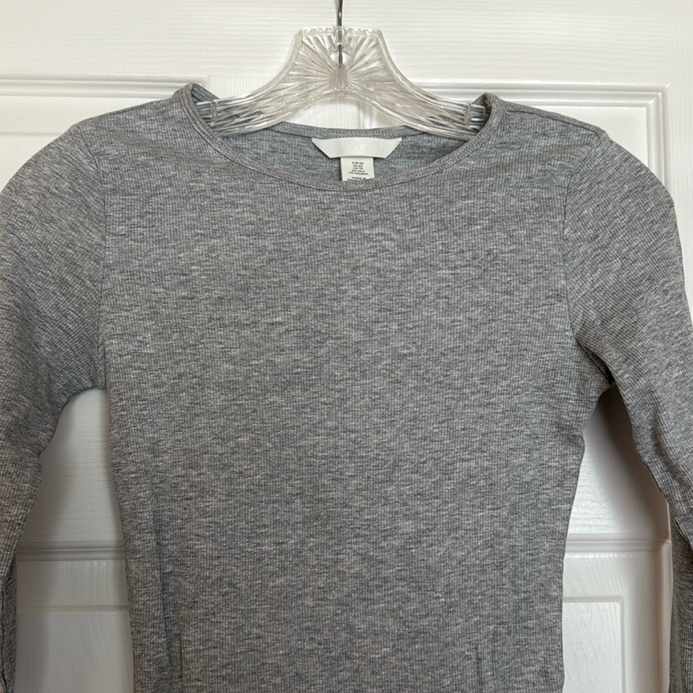 H&M Grey Ribbed Top XS - Picture 2 of 6